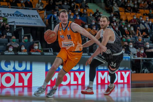 势充满变数 势充满变数